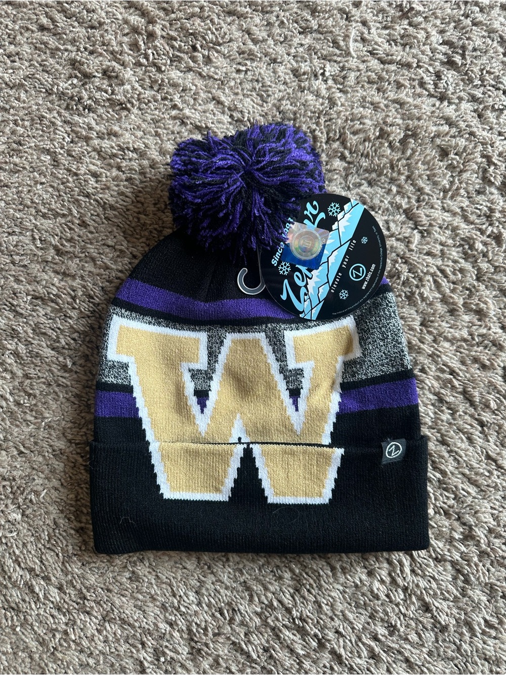 NEW Zephyr Washington Huskies Purple White Knit Fleece Lined Pom Beanie Hat Cap